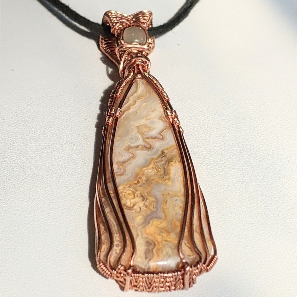 Golden Lace Agate Pendant Necklace Unique Artisan Copper Design - Picture 4 of 17